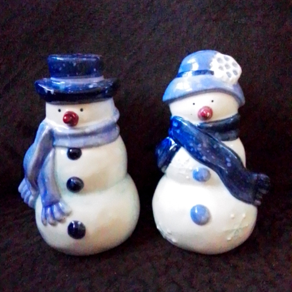 Snow Couple Salt & Pepper Shakers